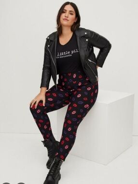torrid Black Lip Print Leggings with Red & Purple Accents